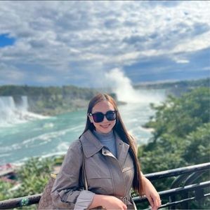 Meet your Posher, Priscillia